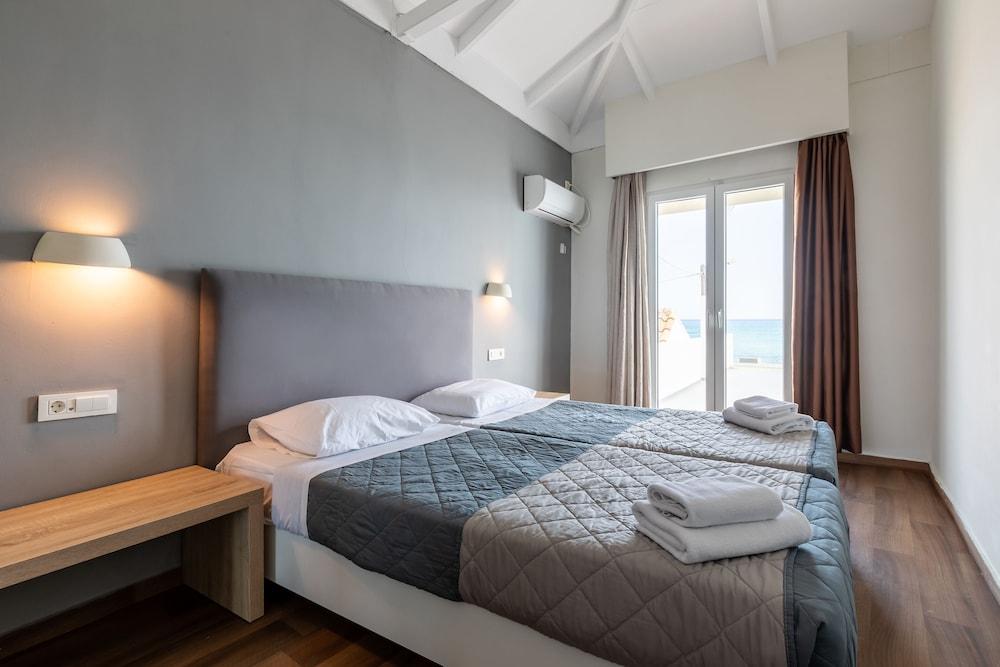 White Olive Premium Cameo Hotel Zakynthos Town Exterior photo